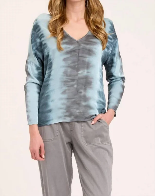 Bauer V-Neck Top In Acropolis Wash